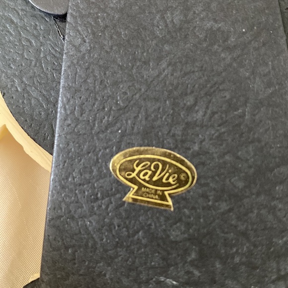 ~LaVie~ Hand-painted Victorian Teapot Resin Frame - Picture 4 of 5